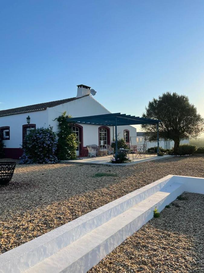 Отель Quinta Da Chamine Феррейра-ду-Алентежу Экстерьер фото